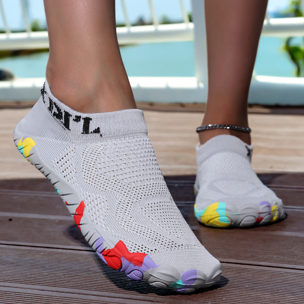 Water Shoes Women Barefoot Grounded Footwear for Women Men with Neuropathy Pool Shoes Wide Toe Box Sneakers Slip On Athletic Workout Gym Footwear Beach Swim Shoe Quick-Dry Breathable Lightweight